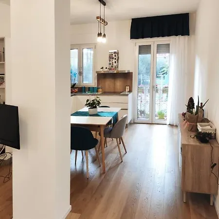 בית אירוח Confortevole Stanza Privata In Grazioso Con Giardino קליארי