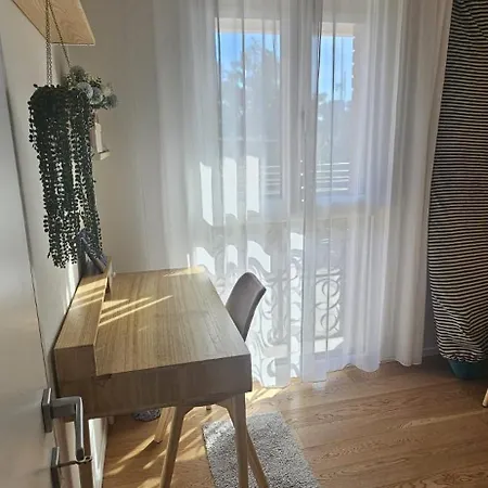 Confortevole Stanza Privata In Grazioso Con Giardino בית אירוח קליארי